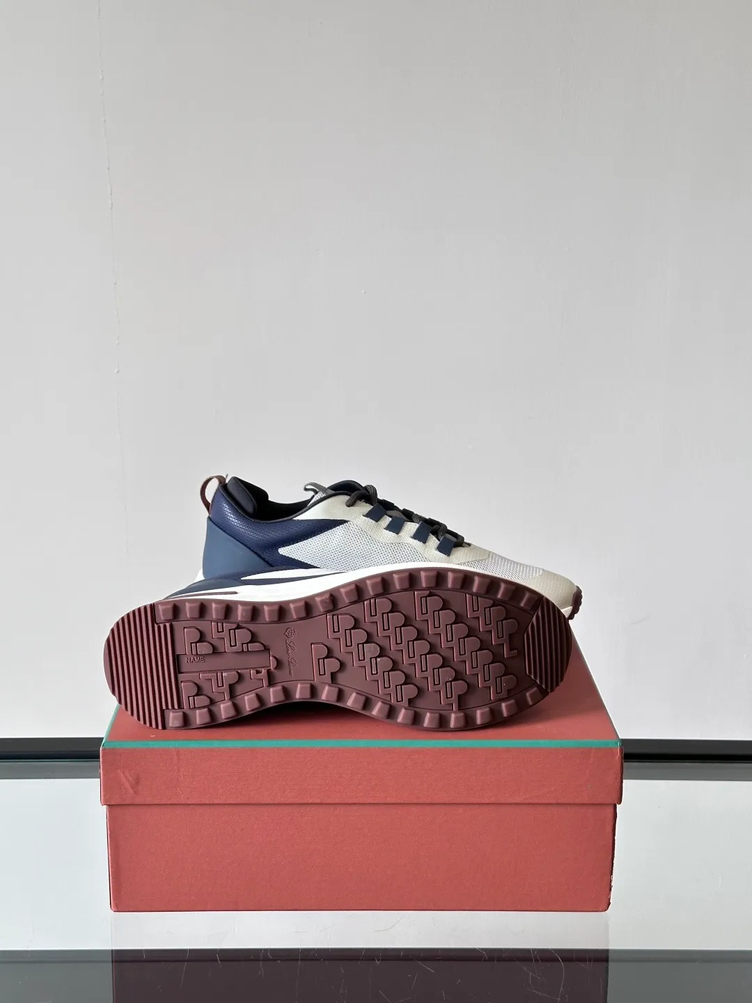 Factory price: 540💰Loro men's shoes💰iana niche Loro classic jogging shoes, men's lace-up casual shoes and sneakers, high-quality lightweight and comfortable fabrics, suitable for outdoor leisure, the color scheme is young and energetic, and it looks great with sportswear or casual suits! Size: 39-45 (customized at 38.45.46)